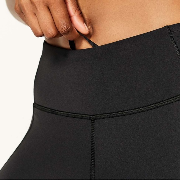 Lululemon Run On Tight 25” - Picture 4 of 8